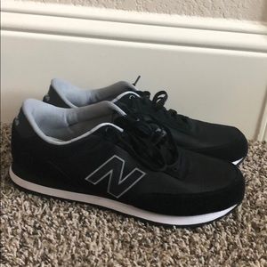 Black new balance shoes